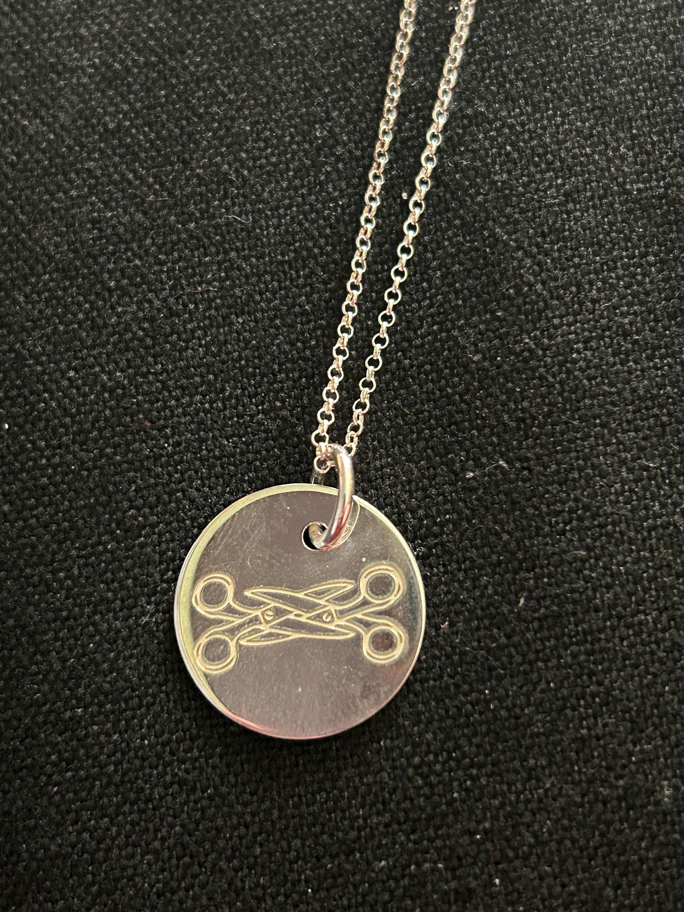 lesbian Scissoring pendant